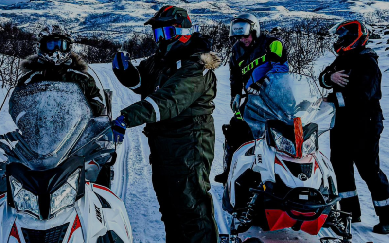 SNOWMOBILE WILDERNESS EXPEDITIONS